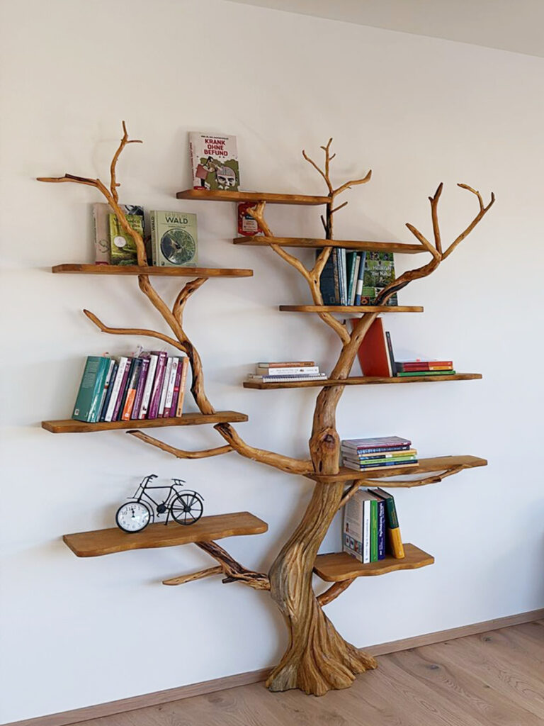 Julia-Leitner-Waldpraxis-Praxisraum-Buecherbaum